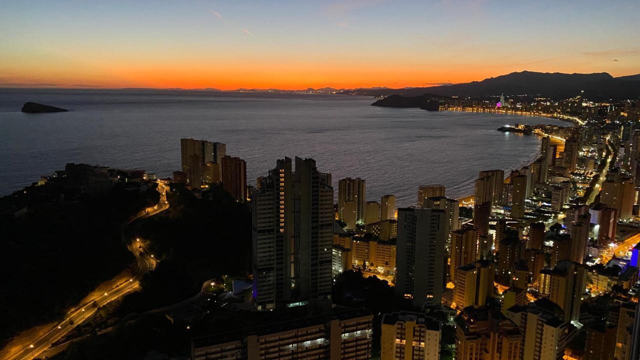 Benidorm High Rise Apartments - Sea Views - Torre Lugano المظهر الخارجي الصورة