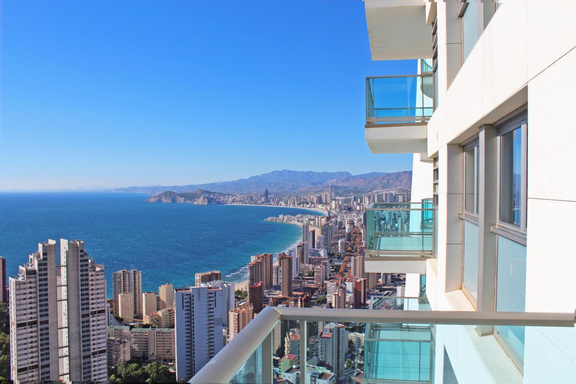 Benidorm High Rise Apartments - Sea Views - Torre Lugano الغرفة الصورة