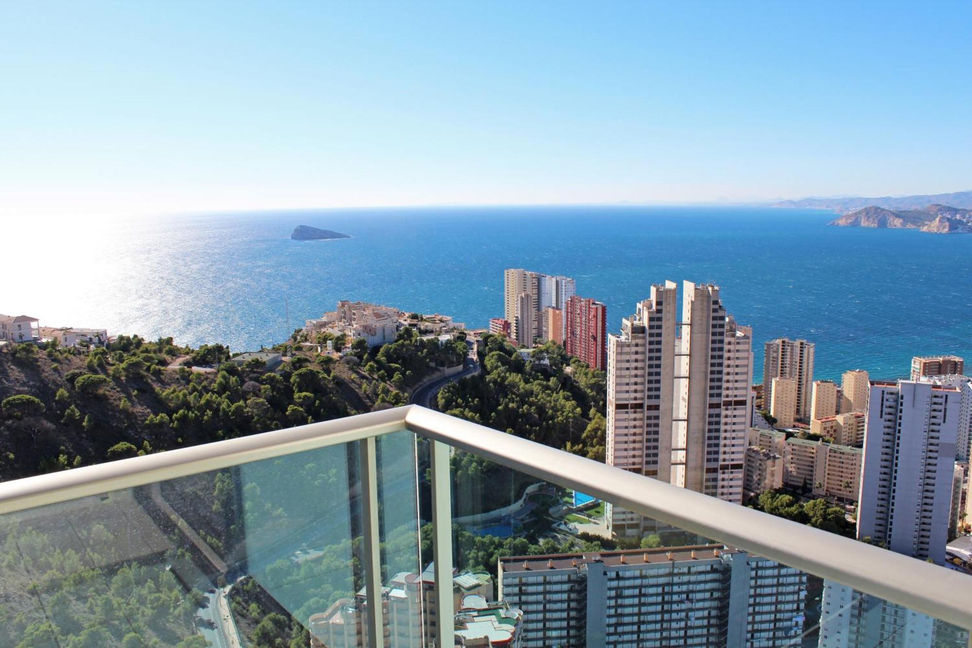 Benidorm High Rise Apartments - Sea Views - Torre Lugano الغرفة الصورة