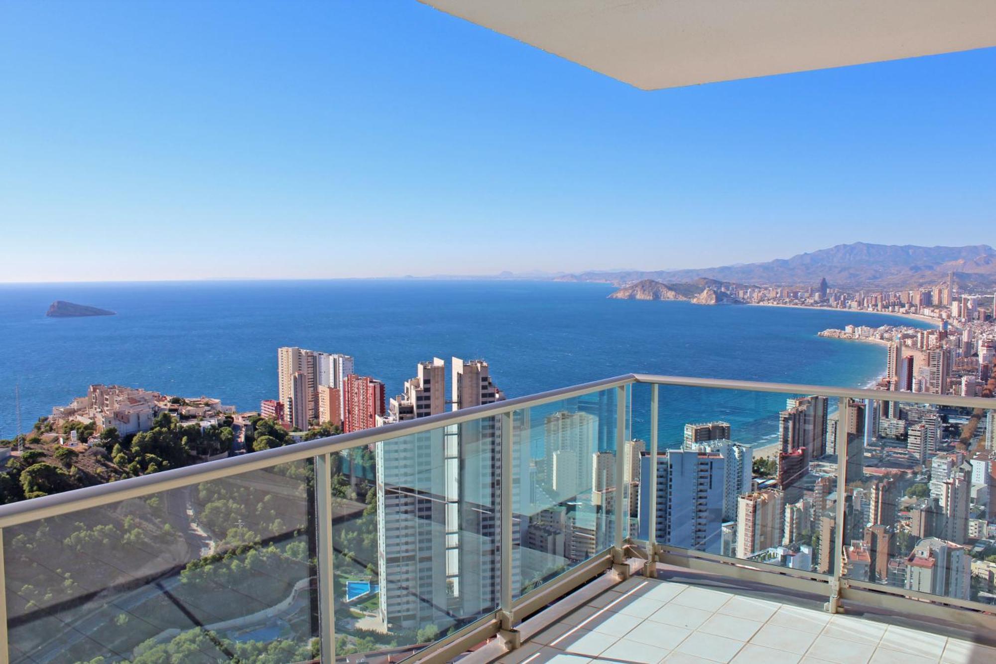 Benidorm High Rise Apartments - Sea Views - Torre Lugano الغرفة الصورة