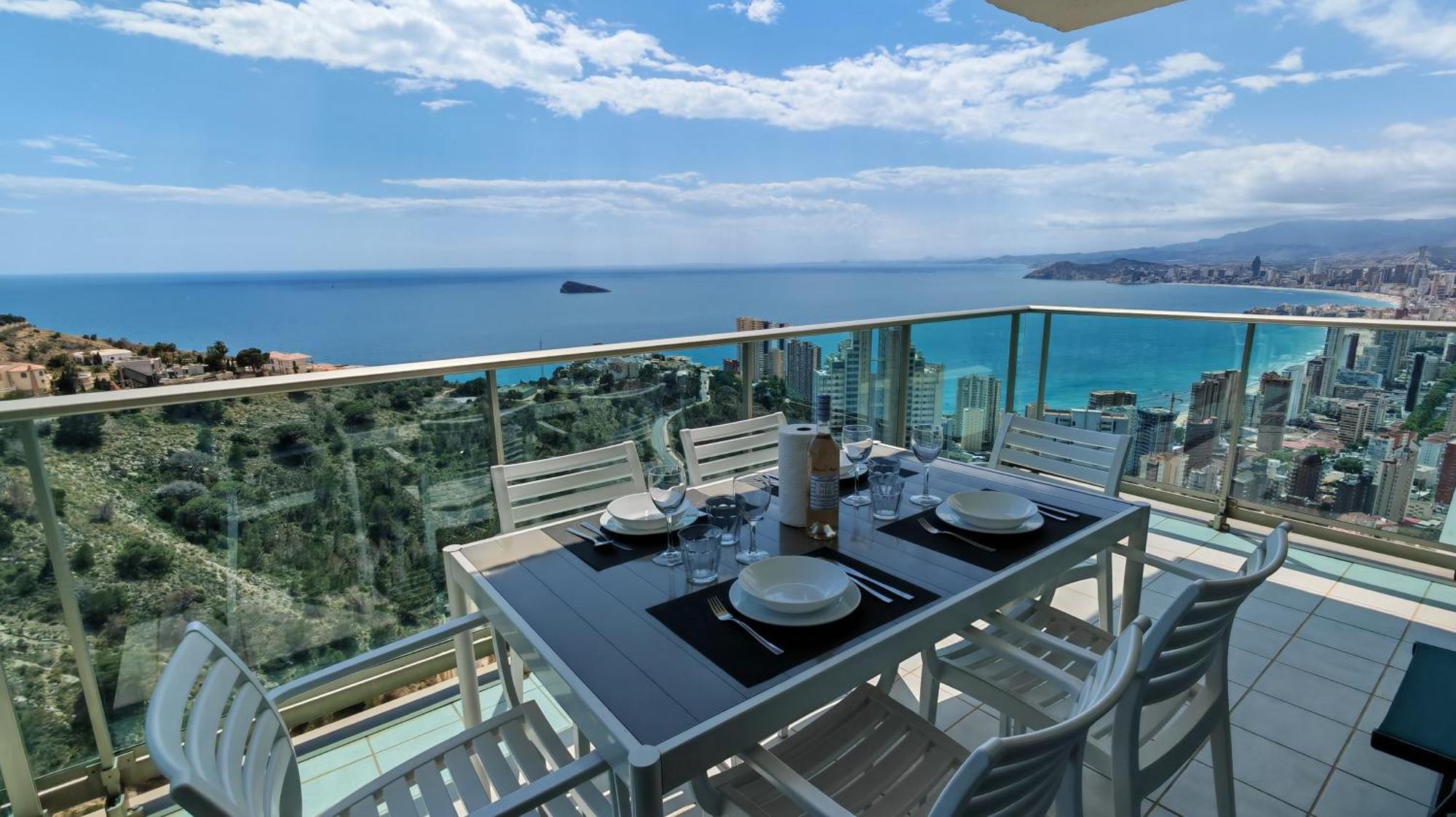 Benidorm High Rise Apartments - Sea Views - Torre Lugano المظهر الخارجي الصورة