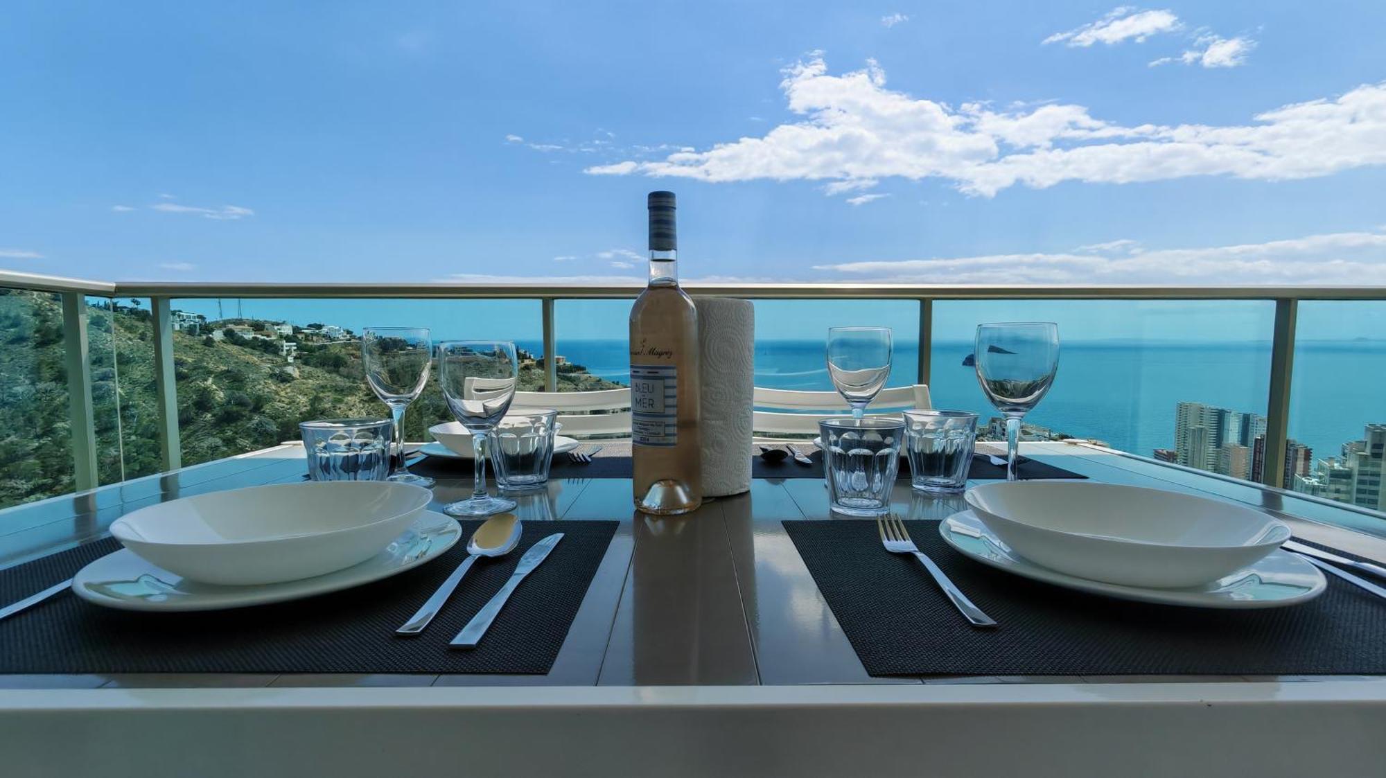 Benidorm High Rise Apartments - Sea Views - Torre Lugano المظهر الخارجي الصورة