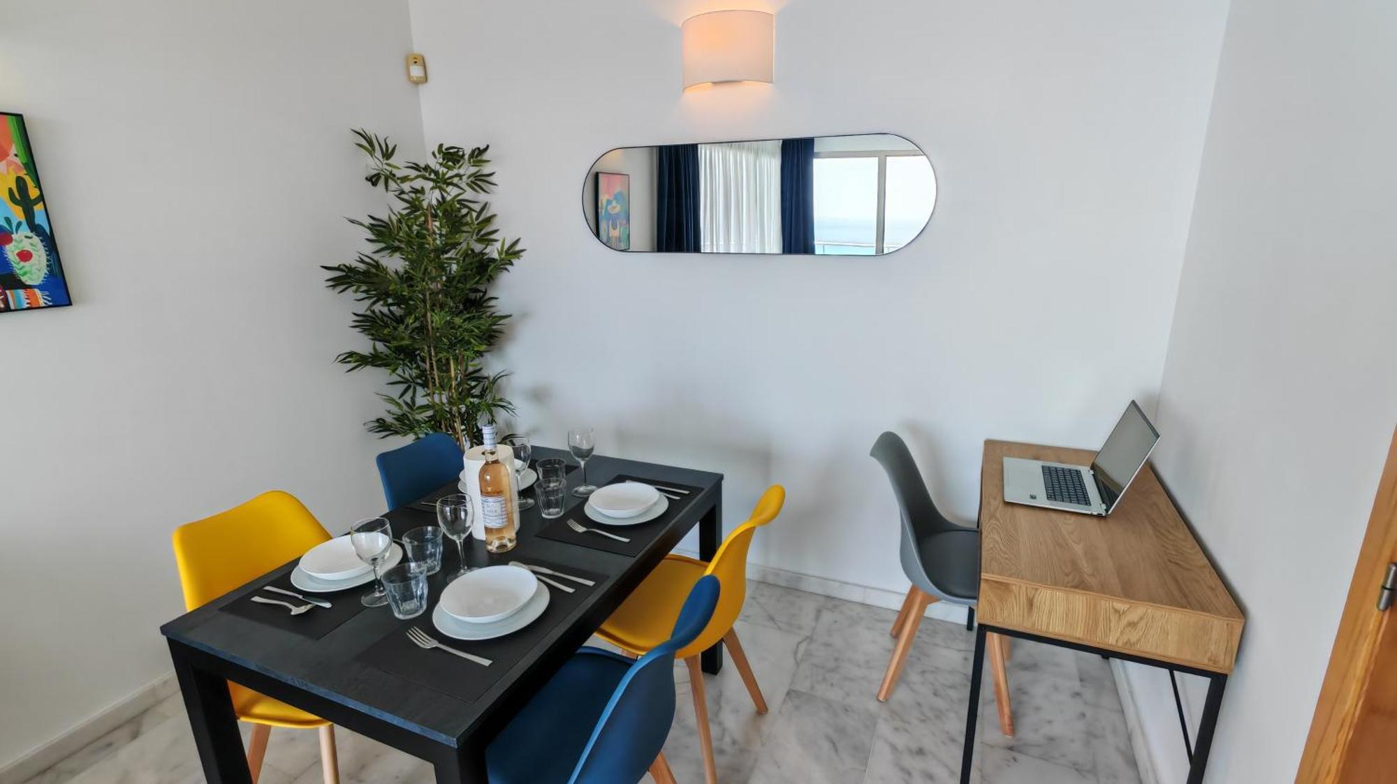 Benidorm High Rise Apartments - Sea Views - Torre Lugano المظهر الخارجي الصورة