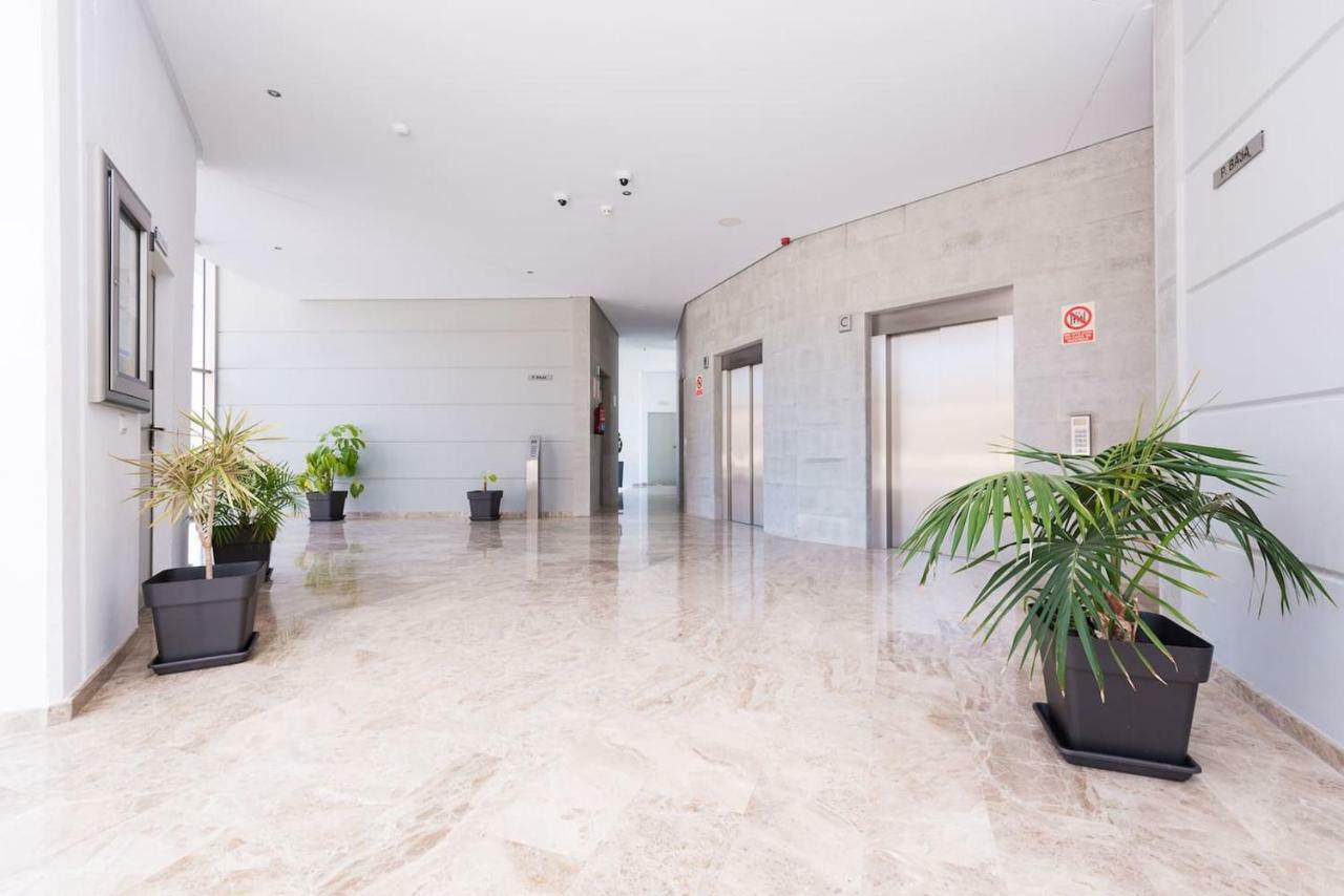 Benidorm High Rise Apartments - Sea Views - Torre Lugano المظهر الخارجي الصورة